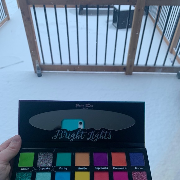 Pinky Rose Cosmetics - Bright lights - Picture 6 of 6